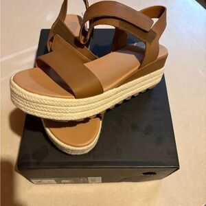 Sorel Cameron Platform Sandals